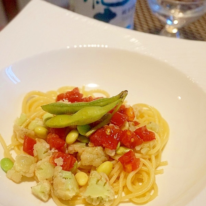 白ワインに日本酒に、カリフラワーと夏野菜のパスタ